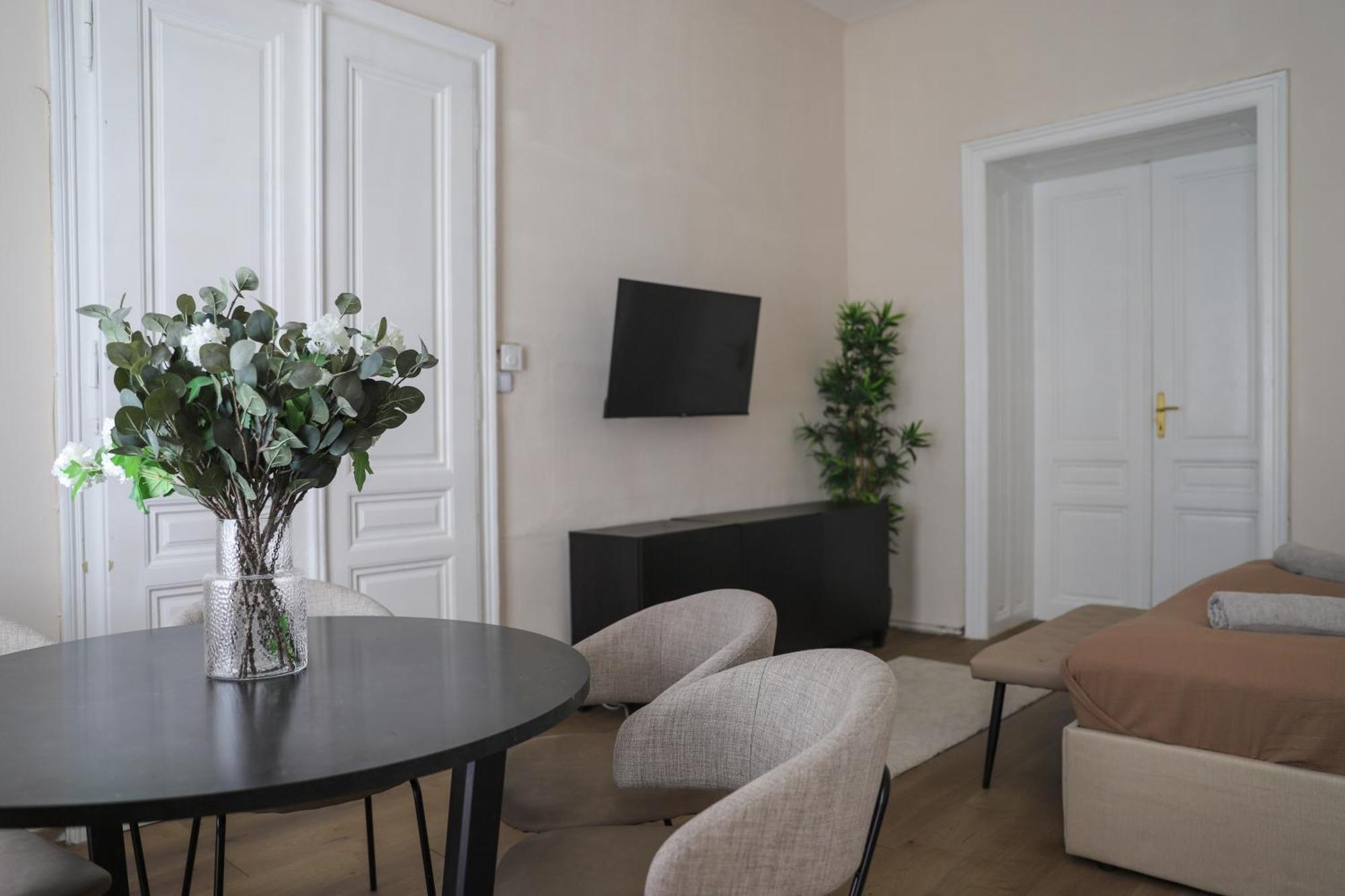 Spacious Apartment, 3 Min To U6 Metro Wien Eksteriør bilde